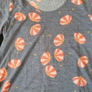NWOT Lularoe Classic Tee medium
